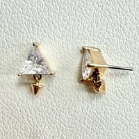 Pyramid Dangle End in Yellow Gold