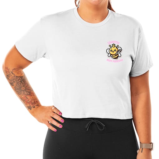 CROPPED PIERCING QUEEN TEE STANDARD FIT